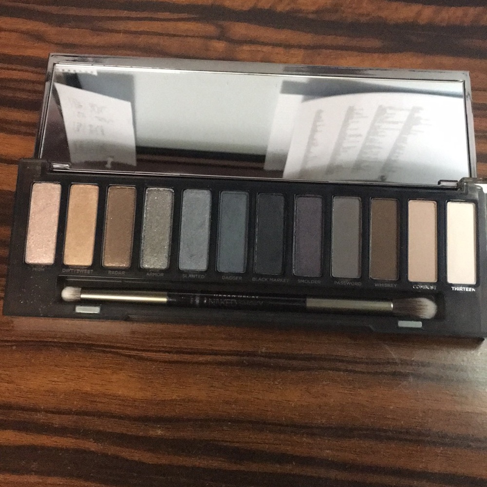 Urban Decay Smoky Palette